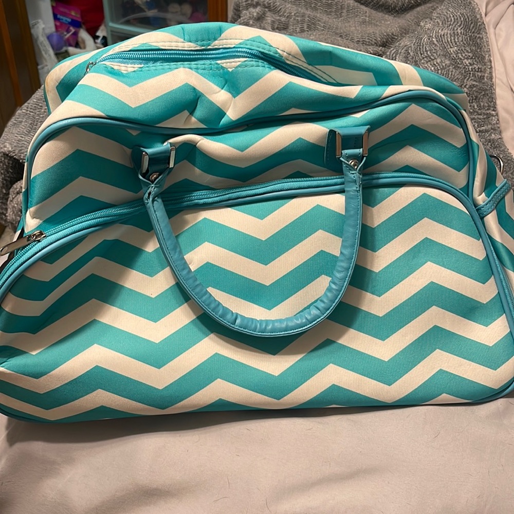 turquoise chevron tote bag w wheels